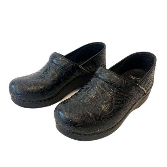 Dansko Black Tooled Leather Clogs Slip On Size 38 Professional Medical - Picture 2 of 10